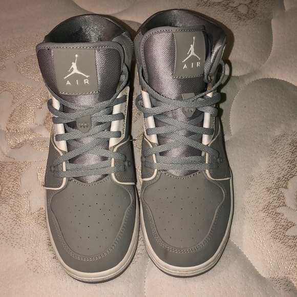 Jordan 23s - Picture 2 of 5